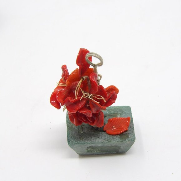 Vintage Place Card Holders Poinsettia Flowers with Red Glass Petals in Green Sto - Picture 8 of 10